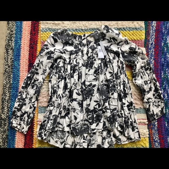 Chelsea & Theodore Women’s M Petite Tunic top - Picture 3 of 8